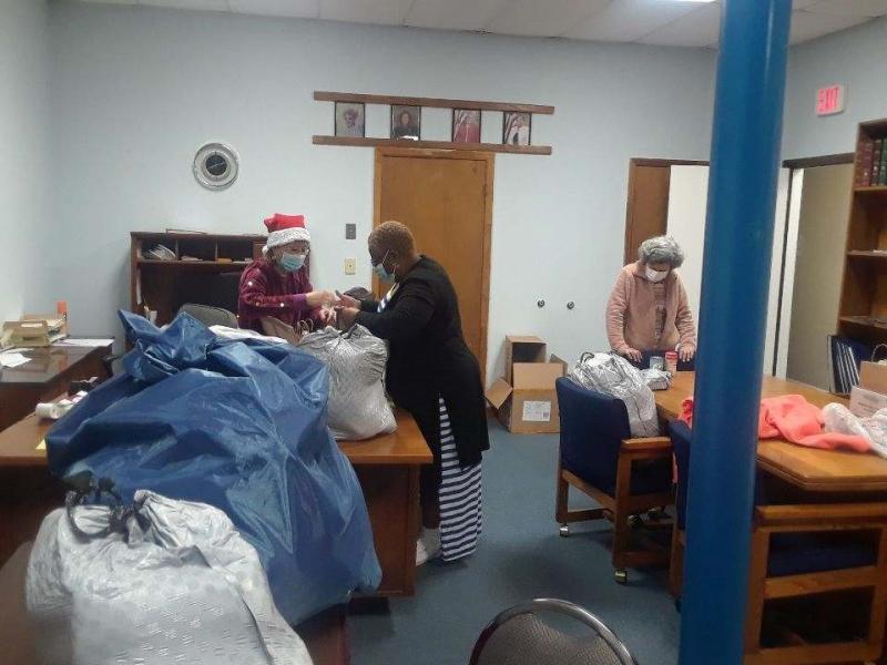 Post 294 (Powder Springs, Ga.) takes gift baskets to veterans in rehab